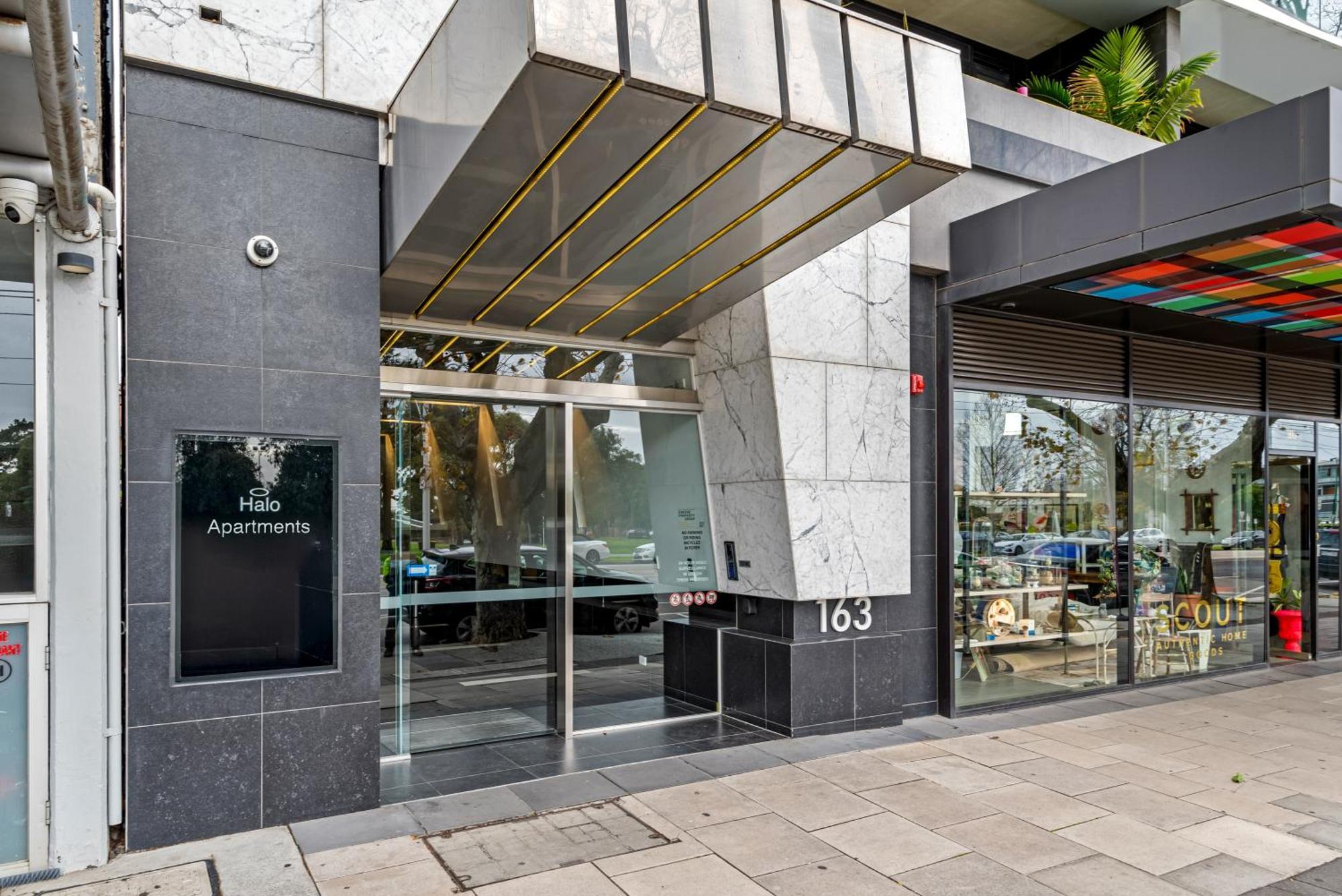 Complete Host Halo Apartments Melbourne Exterior photo