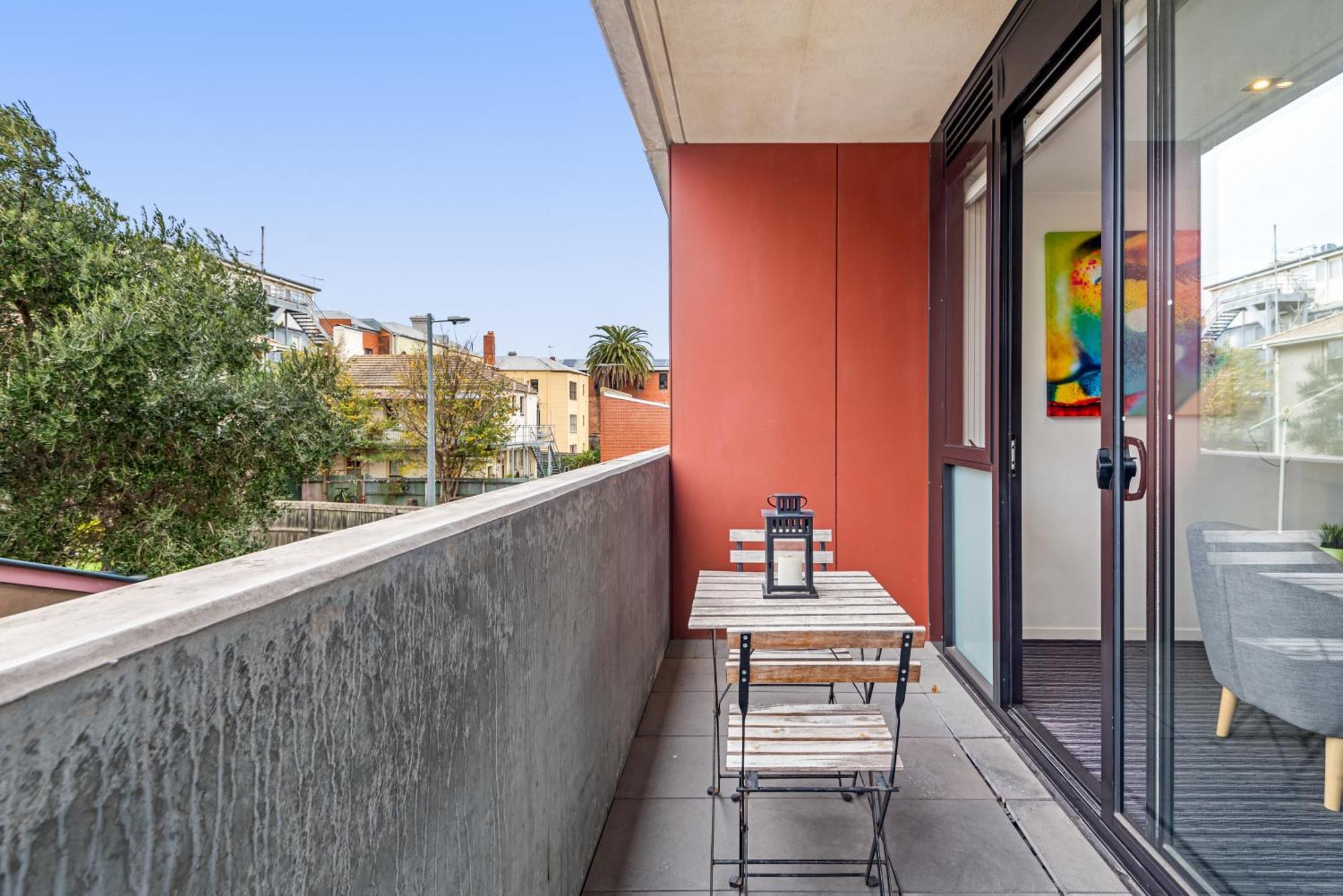 Complete Host Halo Apartments Melbourne Room photo