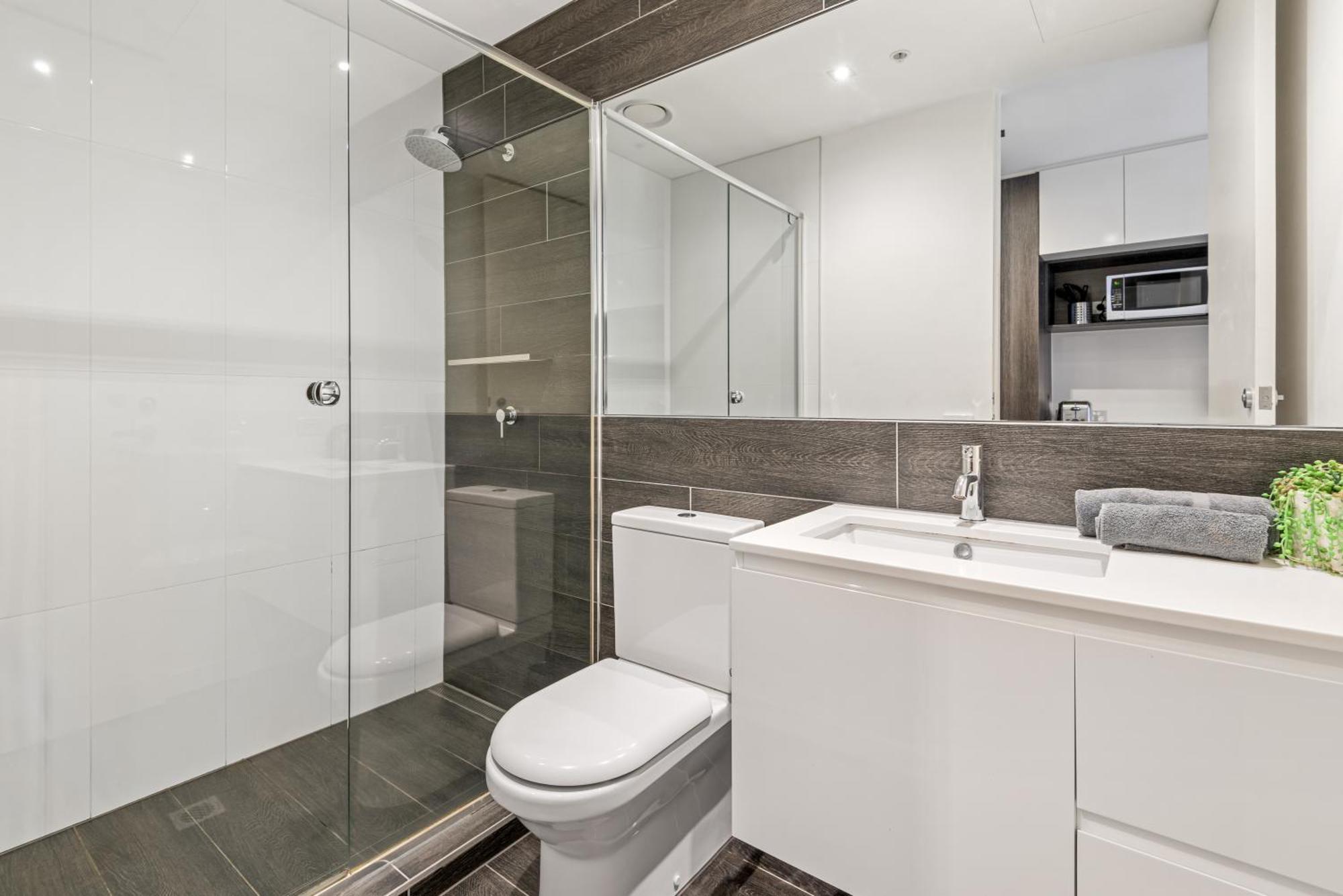 Complete Host Halo Apartments Melbourne Room photo