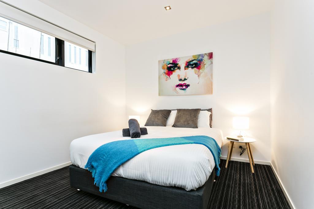 Complete Host Halo Apartments Melbourne Exterior photo
