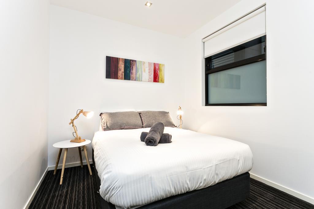 Complete Host Halo Apartments Melbourne Exterior photo